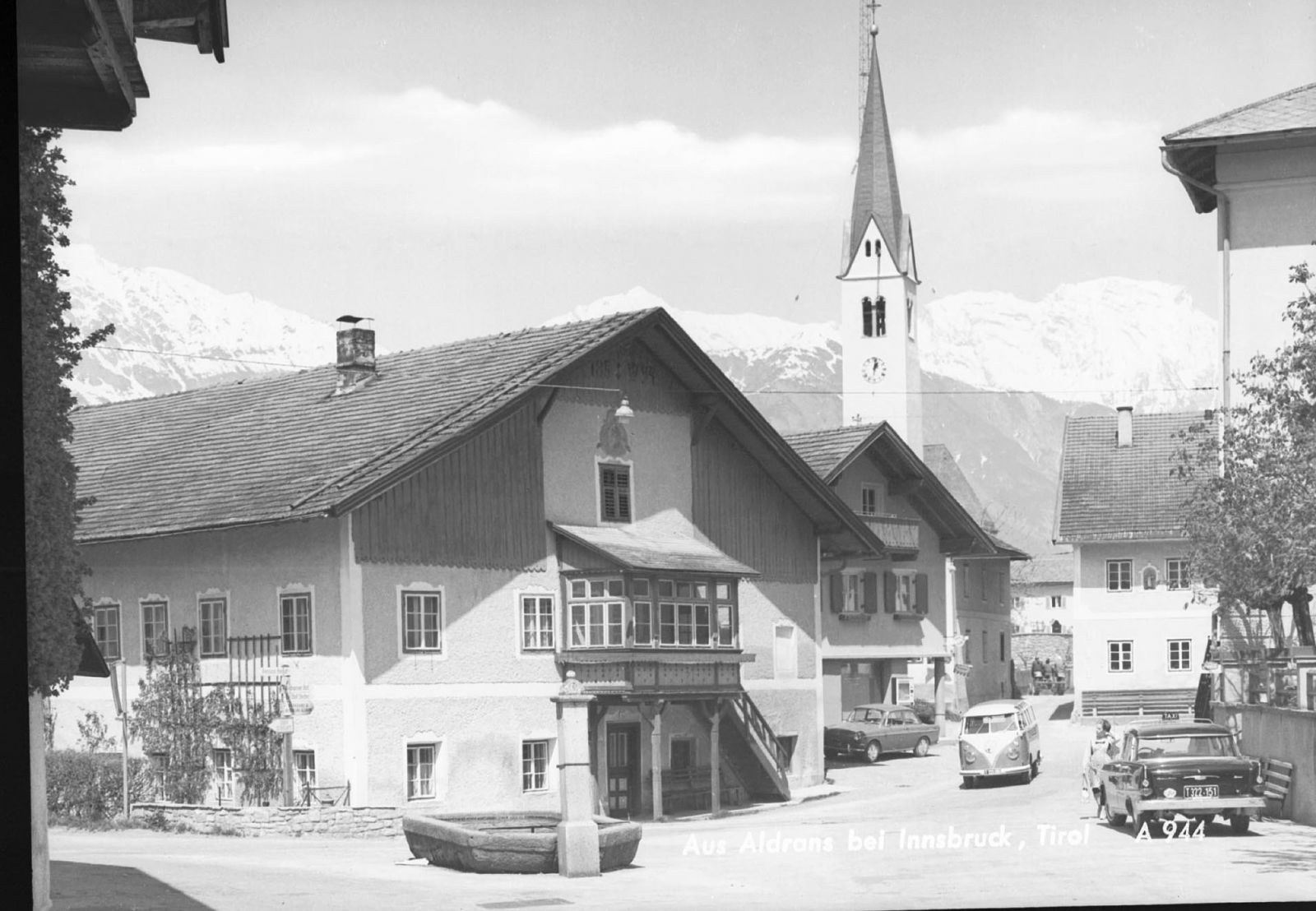 Aldrans Dorfplatz Haus Pichler